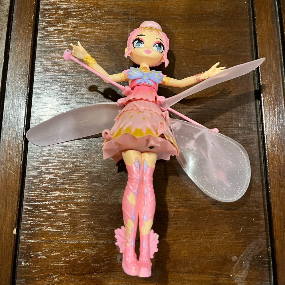 Hatchimals Pixies Crystal Flyers Flying Pixie Novelty toy
